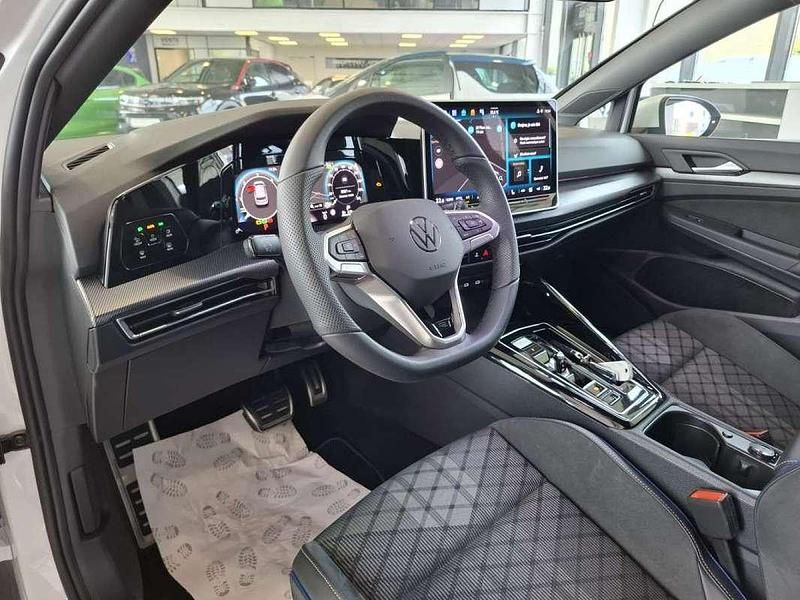 Occasion VW Golf VIII R-line 150 ch (110 kW) 2025 Blanc Berline