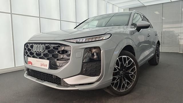 Gris flèche nacré Nouvelle 2026 Audi Q3 Design SUV | 68 900 € - Image 1/4