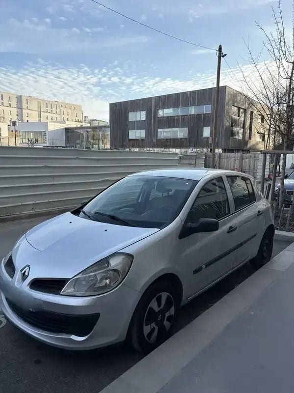 Utilisé 2007 Renault Clio II Authentique Berline | 3 200 € (Prix assez cher) - Image 1/4