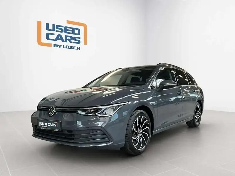 Gris Utilisé 2023 VW Golf VIII Life Break | 26 143 € (Prix juste) - Image 1/4