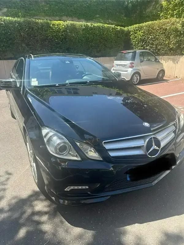 Noir Utilisé 2010 Mercedes E250 Coupé | 9 400 € - Image 1/4