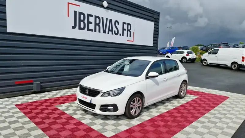 Blanc Utilisé 2020 Peugeot 308 Active Berline | 13 990 € (Bon prix) - Image 1/4
