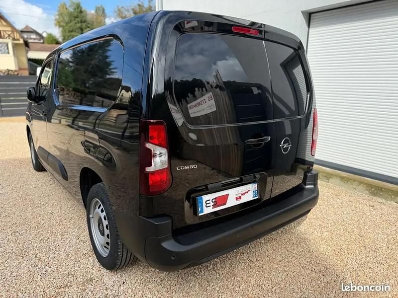 Nouvelle Opel Combo 131 ch (96 kW) 2025 Noir Van