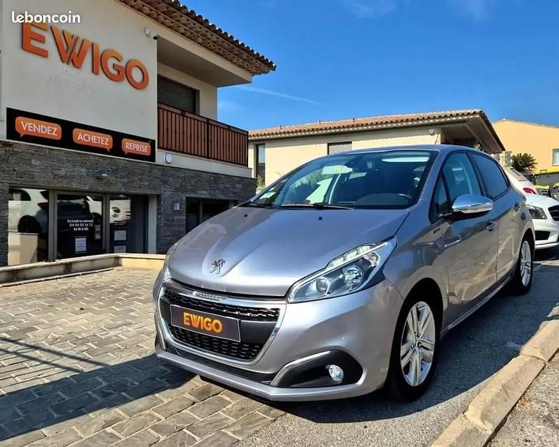 Gris Utilisé 2019 Peugeot 208 Signature Sky Citadine | 7 490 € (Prix juste) - Image 1/4