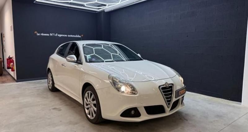 Utilisé 2012 Alfa Romeo Giulietta Distinctive Citadine | 7 840 € - Image 1/4