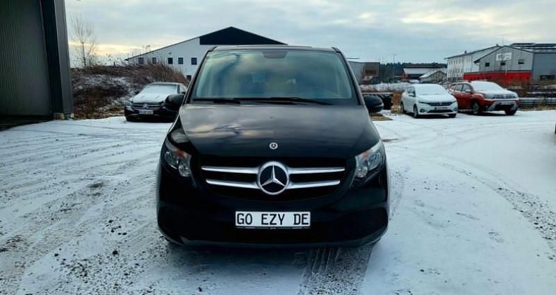 Utilisé 2022 Mercedes V220 Monospace | 58 599 € (Prix assez cher) - Image 1/4