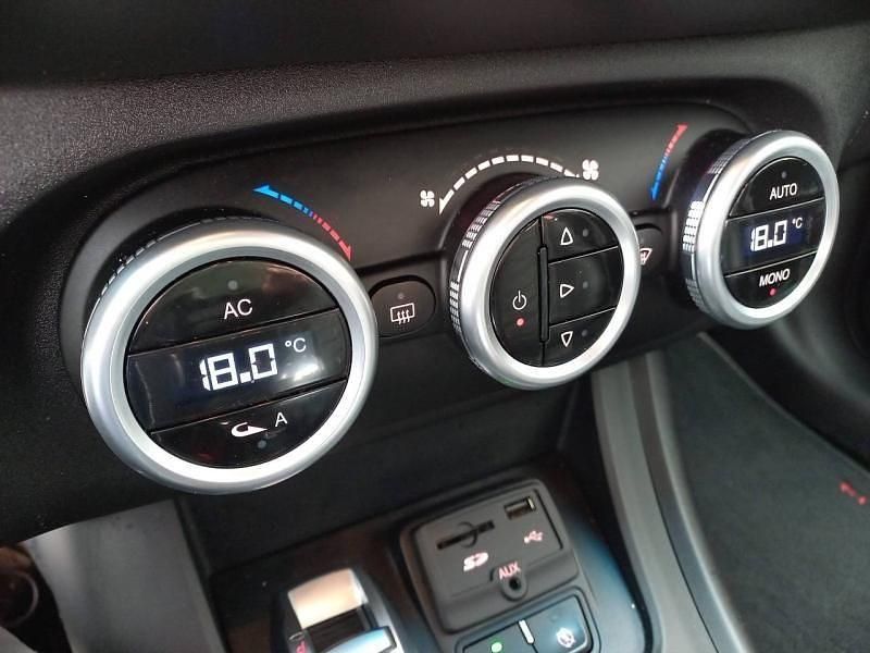 Occasion Alfa Romeo Giulietta Executive 120 ch (88 kW) 2019 Blanc alfa Citadine