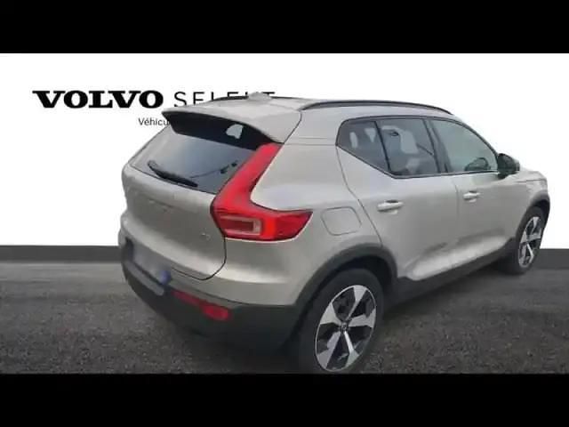 Occasion Volvo XC40 Plus 166 ch (122 kW) 2025 Argent magnétique métallisé SUV