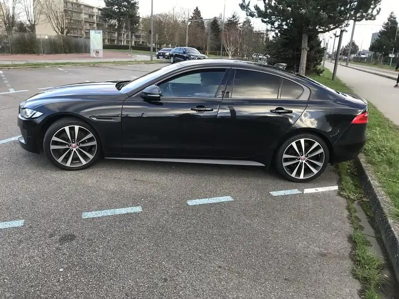 Noir Utilisé 2019 Jaguar XE Berline | 33 000 € - Image 1/4