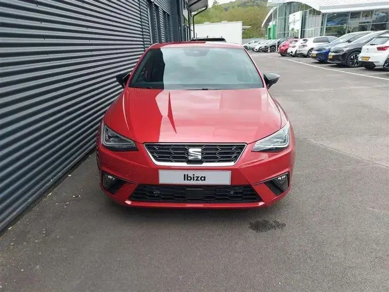 Rouge Utilisé 2024 Seat Ibiza FR Berline | 25 128 € (Prix cher) - Image 1/4