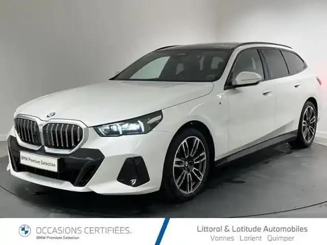 Mineralweiss métallisé Occasion 2024 BMW 520 M Sport Break | 67 890 € (Prix juste) - Image 1/4