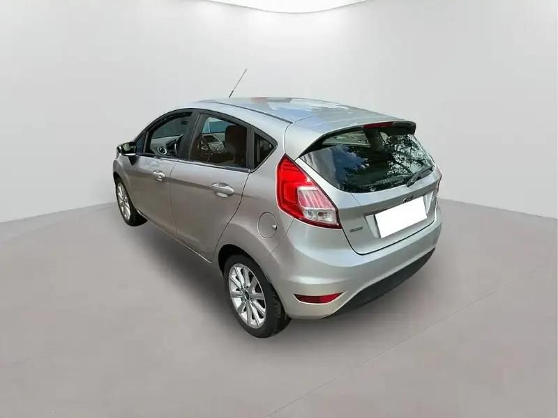 Image 2/4