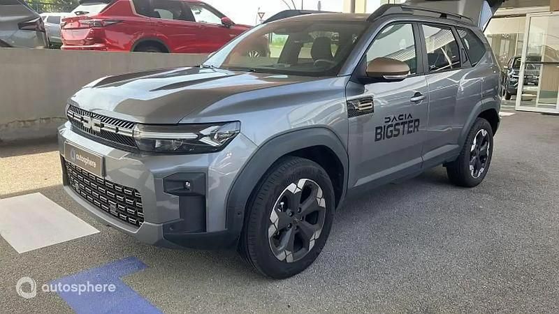 Gris Utilisé 2025 Dacia Bigster Extreme SUV | 29 640 € (Prix juste) - Image 1/4