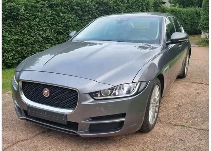 Utilisé 2016 Jaguar XE Pure Berline | 13 900 € (Super prix) - Image 1/4