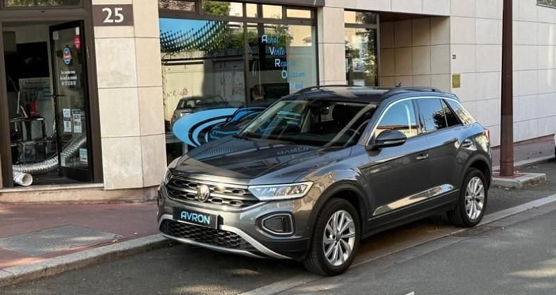 Gris Utilisé 2022 VW T-Roc Life SUV | 24 990 € (Prix juste) - Image 1/4
