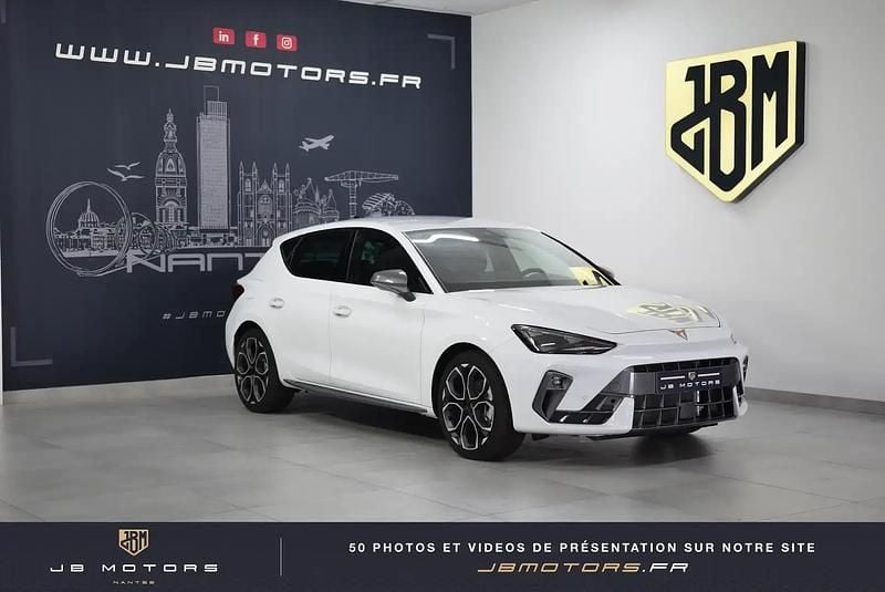 Blanc Nouvelle 2025 Cupra Leon Berline | 34 990 € (Prix juste) - Image 1/4