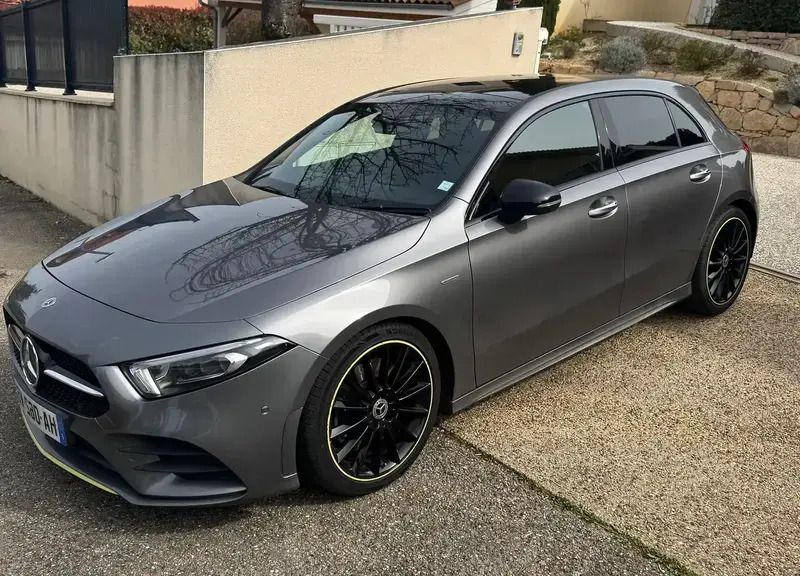 Gris Utilisé 2018 Mercedes A250 AMG line Berline | 29 000 € (Prix juste) - Image 1/4
