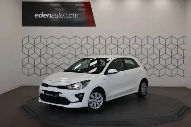 Blanc Utilisé 2022 Kia Rio Berline | 11 490 € (Super prix) - Image 1/4