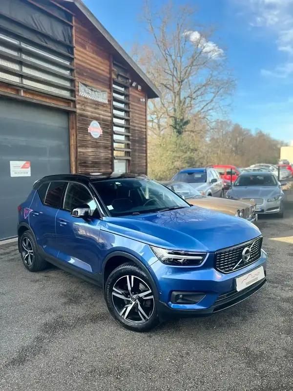 Bleu Utilisé 2021 Volvo XC40 R-Design SUV | 27 990 € - Image 1/4
