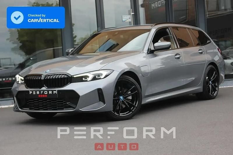 Gris Utilisé 2023 BMW 330e M Sport Break | 34 500 € (Prix juste) - Image 1/4