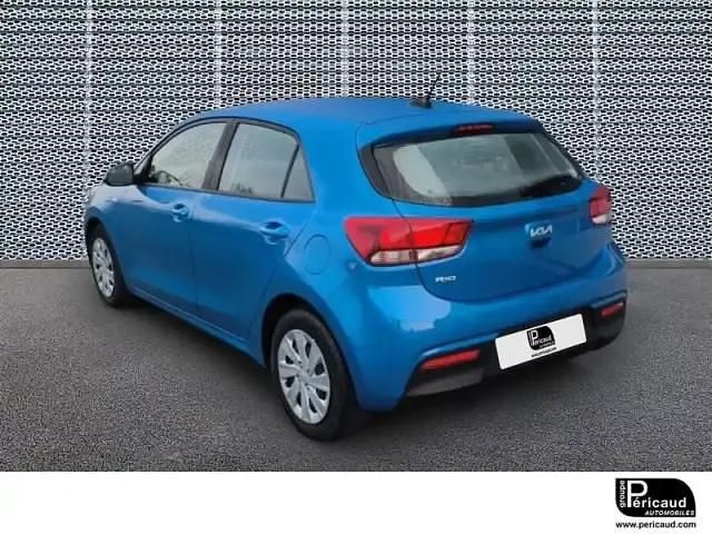 Occasion Kia Rio 84 ch (61 kW) 2023 Bleu Berline