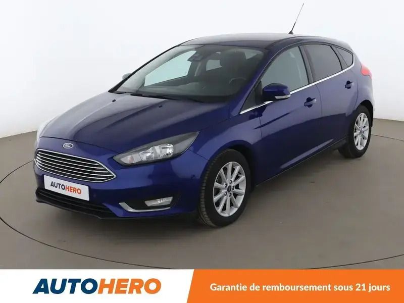 Bleu Utilisé 2015 Ford Focus Titanium Berline | 9 790 € (Prix juste) - Image 1/2