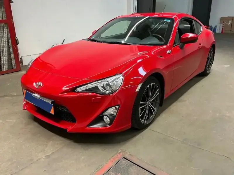 Rouge Utilisé 2014 Toyota GT86 GT Coupé | 25 990 € - Image 1/4