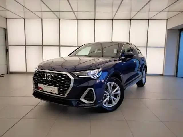 Bleu navarre métallisé Utilisé 2024 Audi Q3 Sportback S-Line SUV | 50 900 € (Prix cher) - Image 1/4