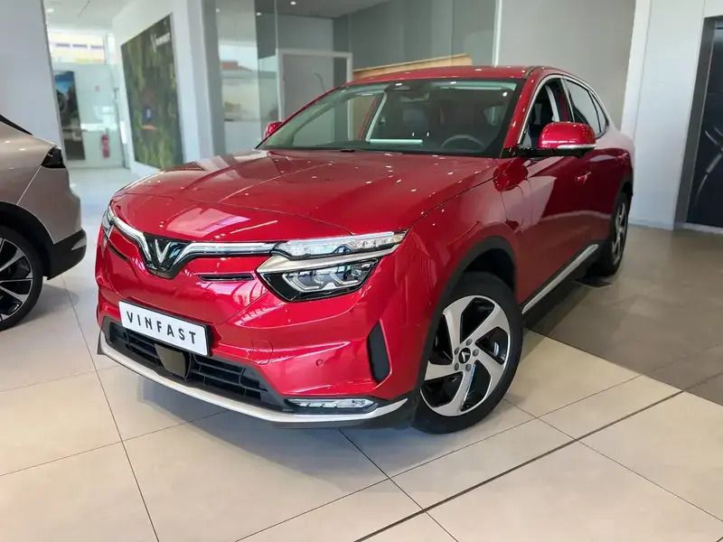 Rouge Occasion 2024 VinFast VF 8 Eco SUV | 47 690 € - Image 1/4