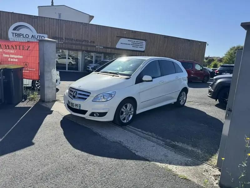 Blanc Utilisé 2011 Mercedes CL200 Coupé | 9 990 € - Image 1/4