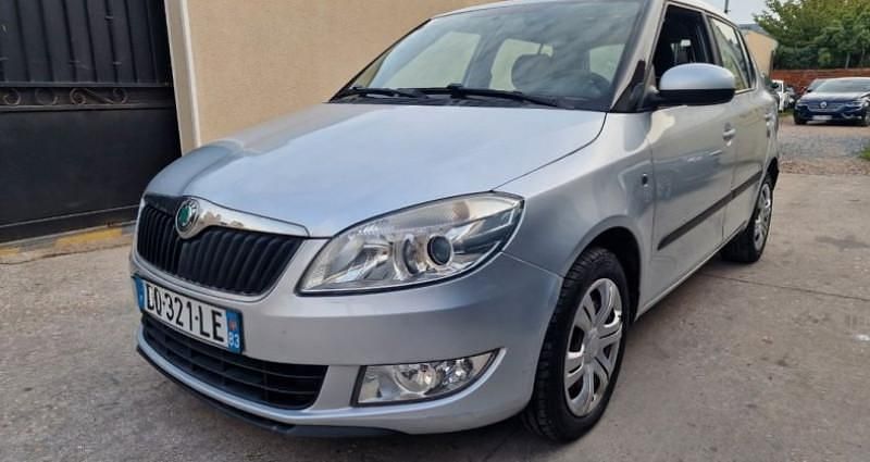 Gris Utilisé 2011 Skoda Fabia Citadine | 4 950 € - Image 1/4