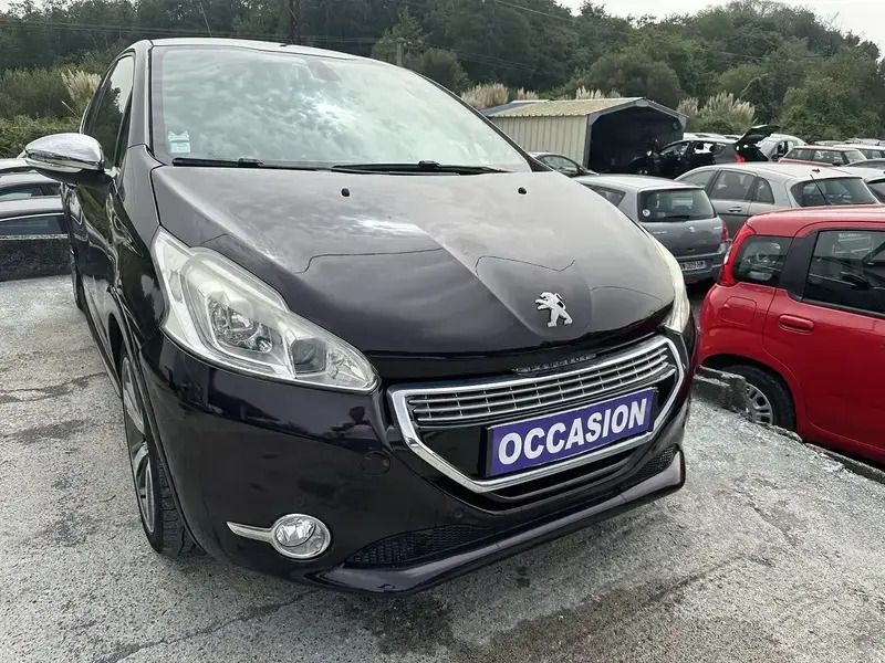 Mauve Utilisé 2014 Peugeot 208 Citadine | 7 990 € (Prix juste) - Image 1/4
