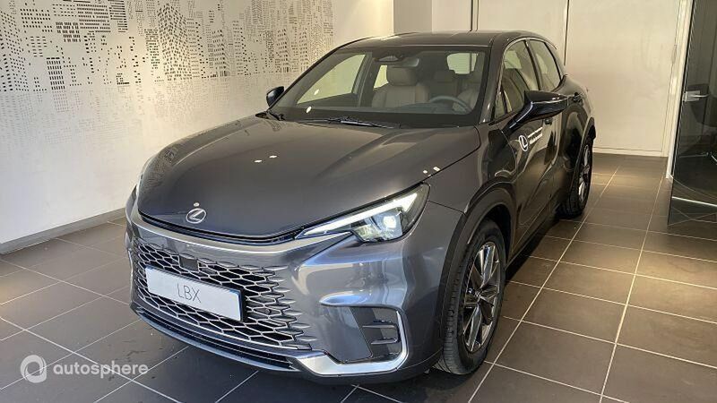 Gris Utilisé 2025 Lexus LBX SUV | 35 600 € (Prix juste) - Image 1/4