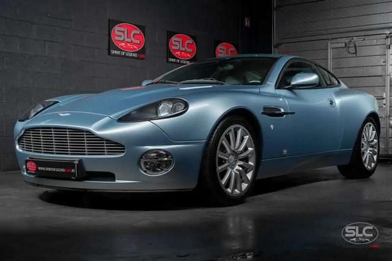 Bleu Occasion 2004 Aston Martin Vanquish Coupé | 74 890 € - Image 1/4