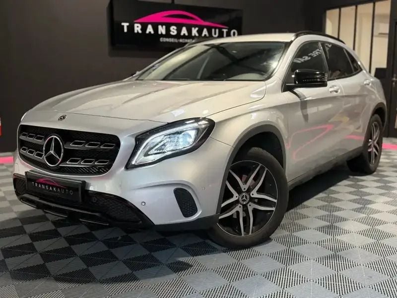 Gris Utilisé 2019 Mercedes GLA180 SUV | 23 490 € (Bon prix) - Image 1/4