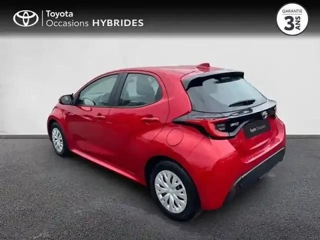 Occasion Toyota Yaris Hybrid Business Edition 116 ch (85 kW) 2023 Rouge intense (n) Berline