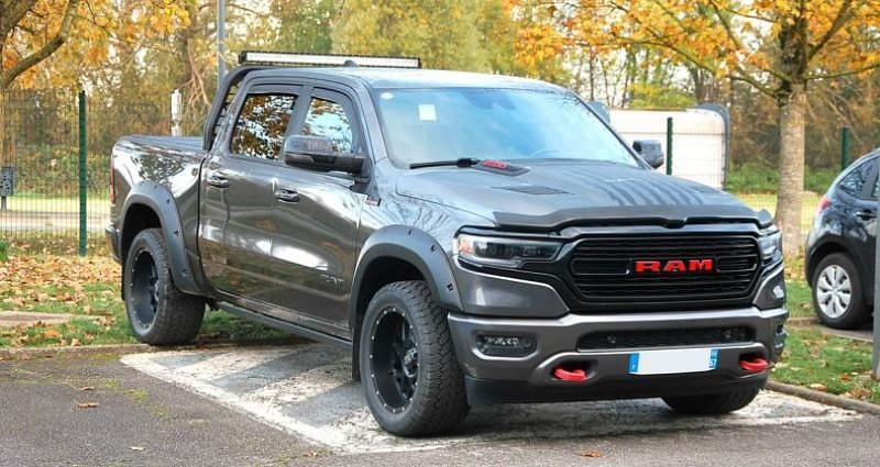 Gris Utilisé 2022 Dodge Ram Limited Pick-up | 83 400 € (Prix cher) - Image 1/4