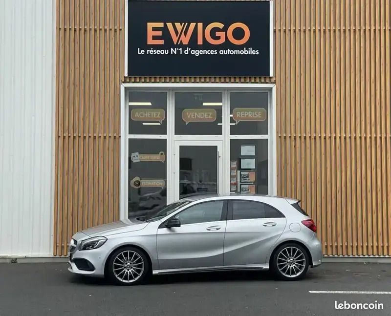 Gris Utilisé 2017 Mercedes A200 AMG line Berline | 18 980 € (Prix juste) - Image 1/4