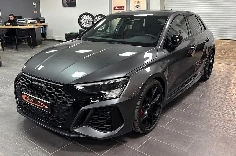 Noir Utilisé 2022 Audi RS3 Citadine | 63 990 € (Prix juste) - Image 1/4