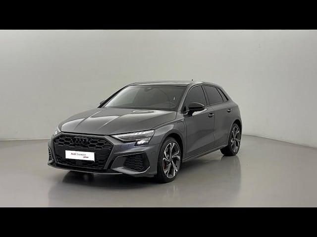 Gris daytona nacré Utilisé 2024 Audi A3 Sportback e-tron Competition Berline | 41 499 € (Prix cher) - Image 1/4
