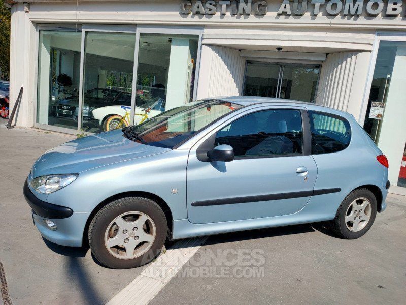 Vendu Peugeot 206 - 1.6 XT 5P 6CV -. - Voitures d'occasion à vendre