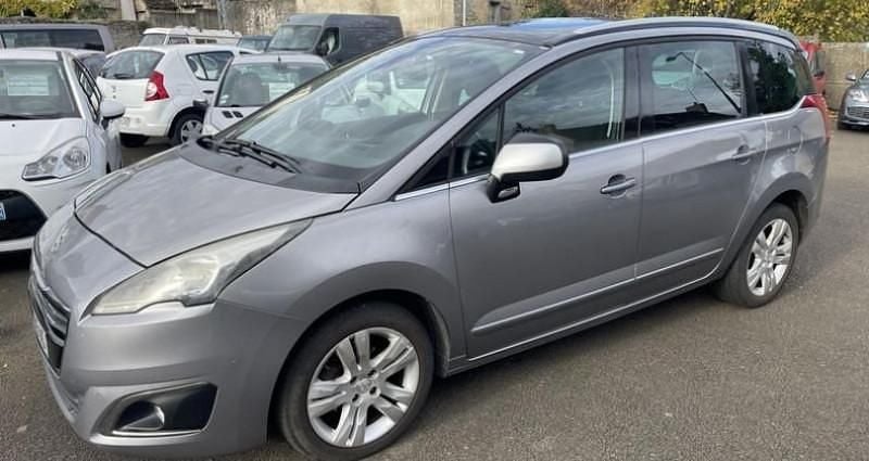 Utilisé 2015 Peugeot 5008 Allure Monospace | 10 990 € (Prix juste) - Image 1/4