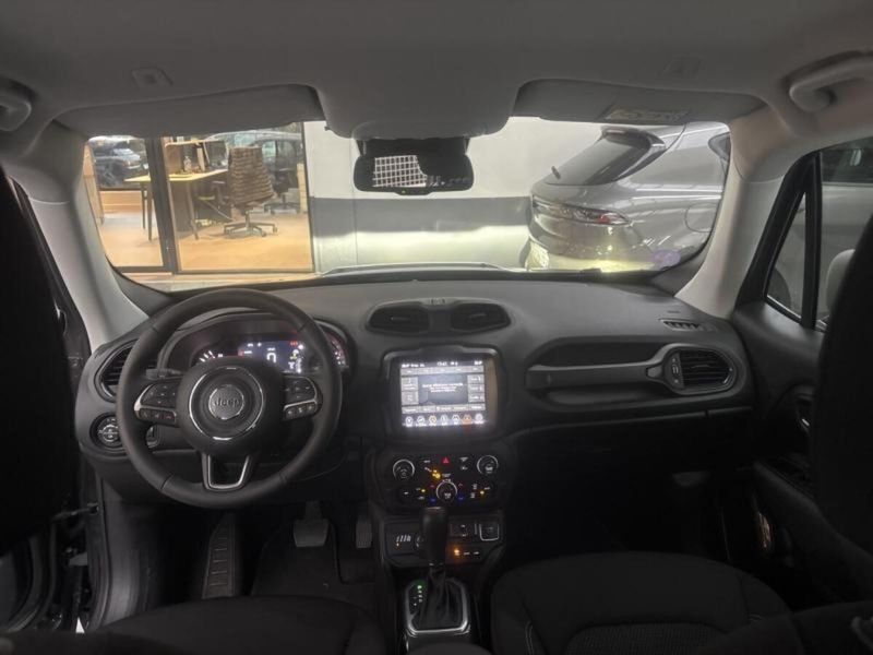 Image 4/4