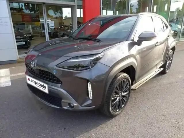 Gris minéral (m) Utilisé 2023 Toyota Yaris Hybrid SUV | 23 999 € (Prix juste) - Image 1/4