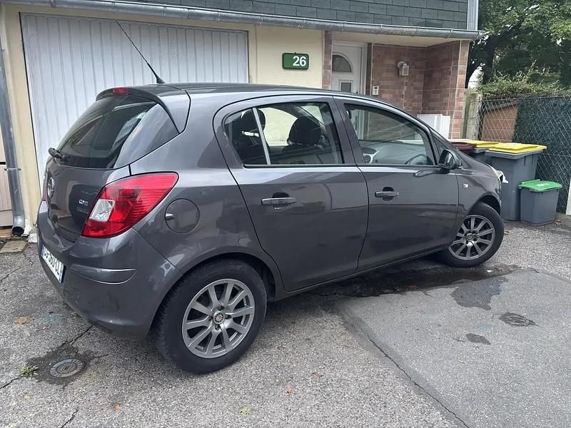 Utilisé 2012 Opel Corsa Edition Berline | 3 700 € (Prix juste) - Image 1/4