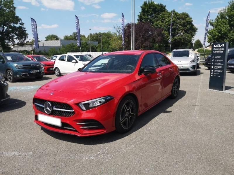 Rouge Utilisé 2019 Mercedes A180 AMG line Berline | 22 499 € (Prix juste) - Image 1/4