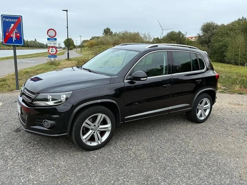 Noir Utilisé 2016 VW Tiguan R-line SUV | 15 750 € (Super prix) - Image 1/4