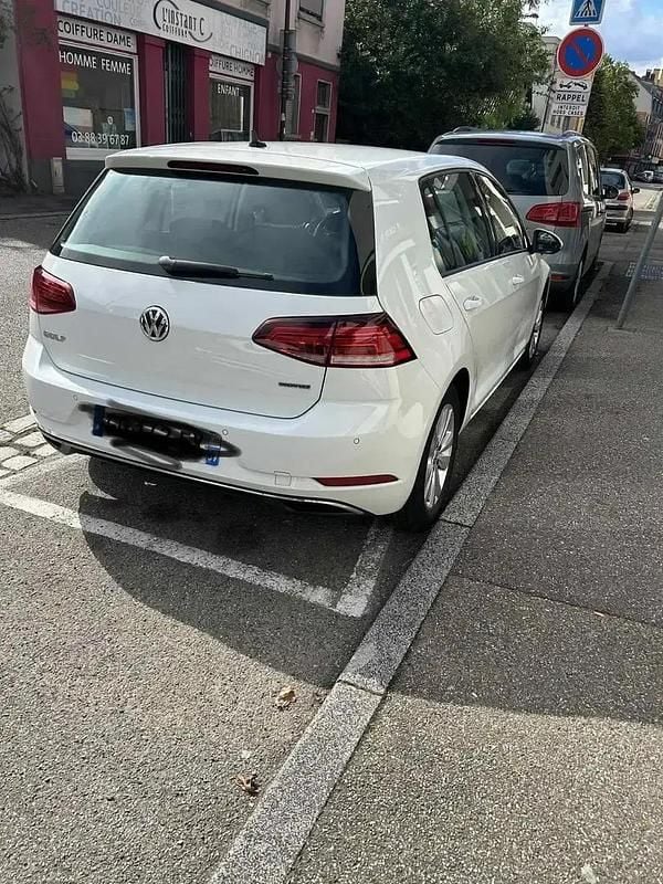 Utilisé 2018 VW Golf VII Edition Berline | 12 500 € (Prix juste) - Image 1/4