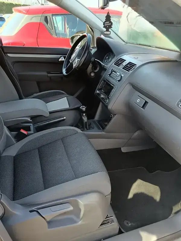 Gris Occasion 2011 VW Touran Monospace | 9 200 € (Prix cher) - Image 1/4