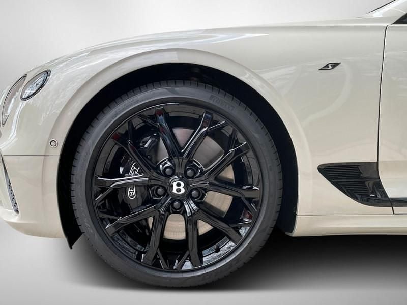 Utilisé 2023 Bentley Continental GT Coupé | 275 000 € - Image 1/4